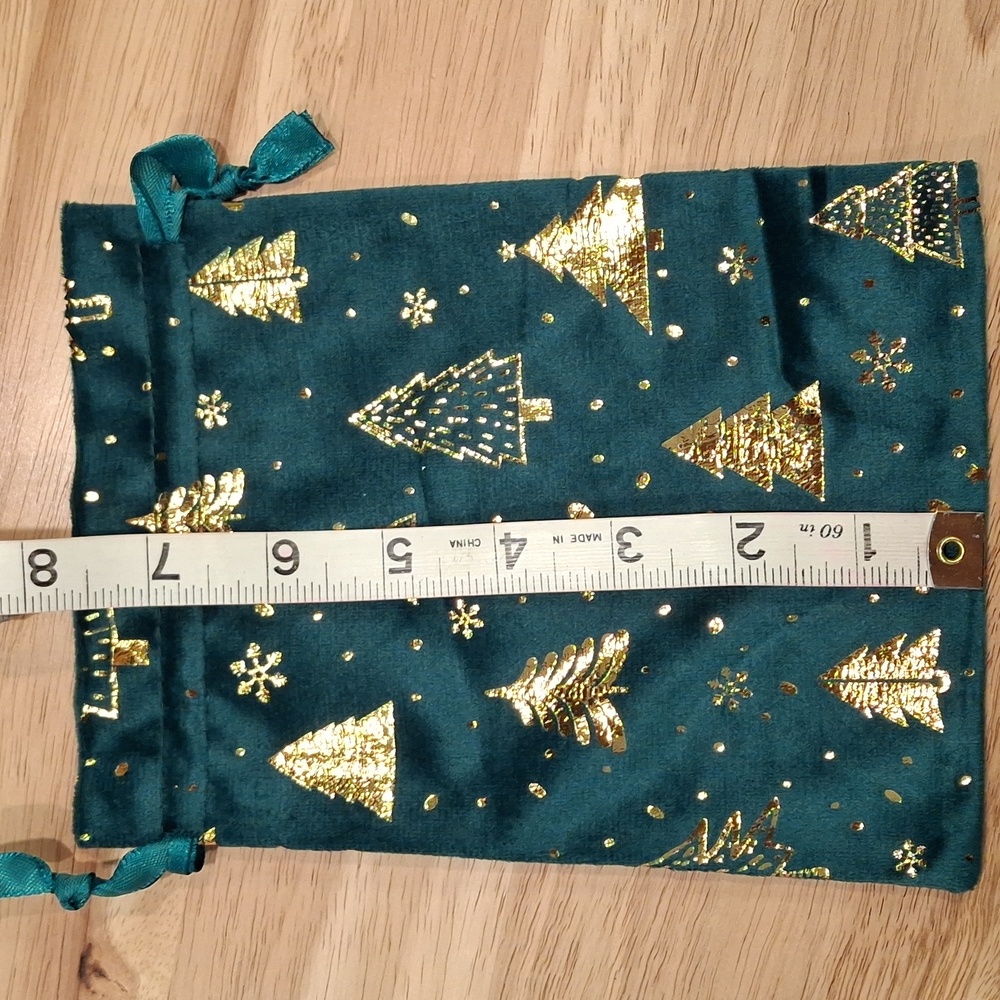 5 Green & Gold Drawstring Bags - Picture 8 of 9
